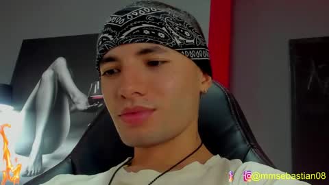Snapshot of david_jons7 chatting on April 29, 2026, 12:05 am David Jons online show from April 29, 2026, 12:05 am