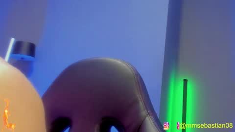 Snapshot of david_jons7 chatting on May 15, 2026, 11:23 pm David Jons online show from May 15, 2026, 11:23 pm