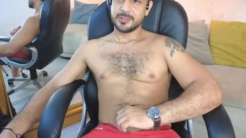 JF oliveira online show from January 11, 2025, 1:43 pm