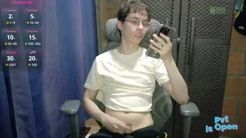 Snapshot of david_programmer chatting on July 30, 2026, 5:45 pm ProgrammerBoy online show from July 30, 2026, 5:45 pm