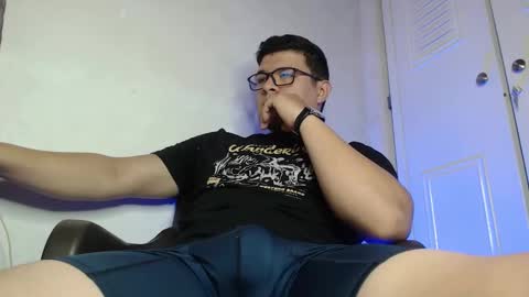 Snapshot of david_smit_ chatting on October 10, 2025, 4:28 pm david smit online show from October 10, 2025, 4:28 pm