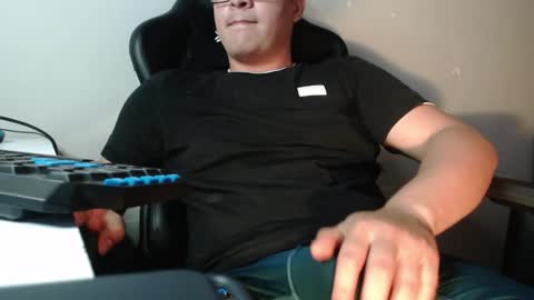 Snapshot of david_smit_ chatting on December 18, 2025, 5:52 pm david smit online show from December 18, 2025, 5:52 pm