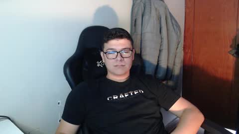 Snapshot of david_smit_ chatting on December 19, 2025, 4:47 pm david smit online show from December 19, 2025, 4:47 pm