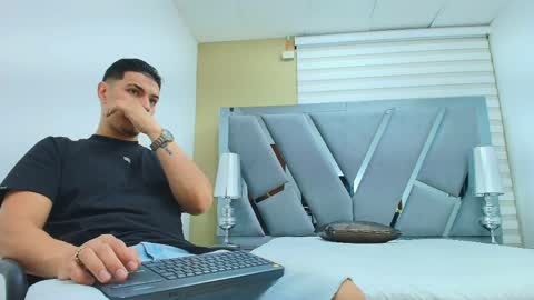 Snapshot of david_victoriaa chatting on April 21, 2026, 12:55 pm david_victoriaa online show from April 21, 2026, 12:55 pm