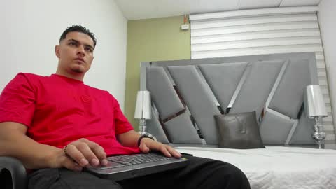 Snapshot of david_victoriaa chatting on May 22, 2026, 12:55 pm david_victoriaa online show from May 22, 2026, 12:55 pm