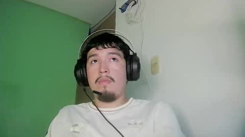 Snapshot of davidlasecuela chatting on February 14, 2026, 3:36 am DavidSkinny online show from February 14, 2026, 3:36 am