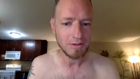 Snapshot of davidwilcox1982 chatting on October 2, 2025, 3:02 am Dave online show from October 2, 2025, 3:02 am