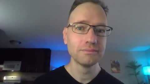 Snapshot of davidwilcox1982 chatting on December 18, 2025, 4:13 pm Dave online show from December 18, 2025, 4:13 pm