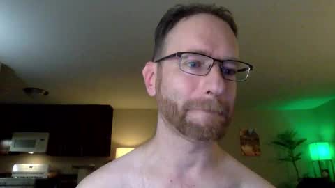 Snapshot of davidwilcox1982 chatting on January 15, 2026, 4:50 am Dave online show from January 15, 2026, 4:50 am