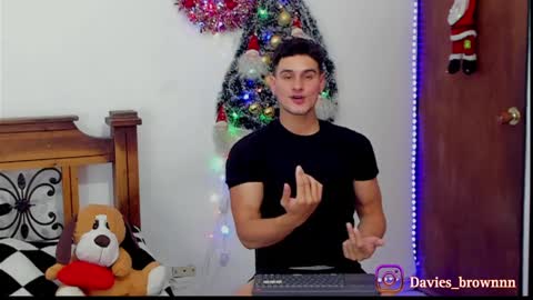 Snapshot of davies_brown chatting on December 13, 2024, 3:49 am Davies brown schedule 12pm to 5pm col time online show from December 13, 2024, 3:49 am