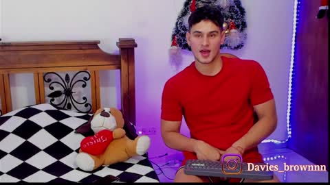 Snapshot of davies_brown chatting on December 20, 2024, 9:17 pm Davies brown schedule 12pm to 5pm col time online show from December 20, 2024, 9:17 pm