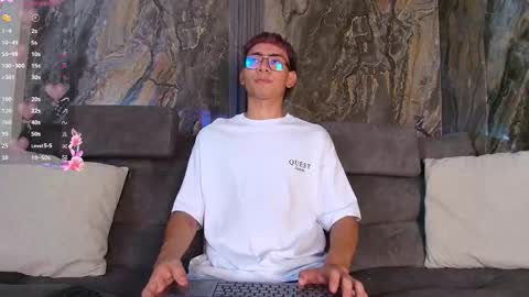 Snapshot of daviid_laid_ chatting on February 19, 2026, 9:33 pm David online show from February 19, 2026, 9:33 pm