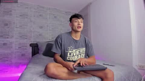 davis online show from November 3, 2025, 1:19 am