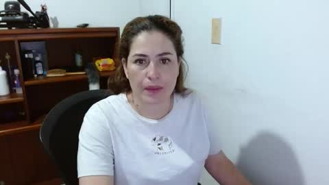 Snapshot of dayan_hanks chatting on April 24, 2026, 1:19 am dayan online show from April 24, 2026, 1:19 am