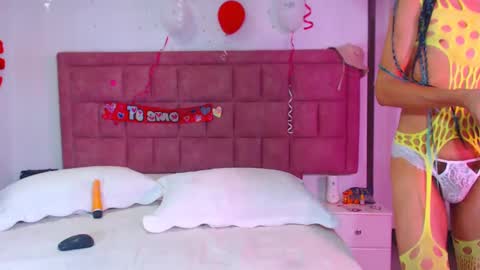 Snapshot of dayannaxxo chatting on February 19, 2025, 12:14 am dayannaxxo online show from February 19, 2025, 12:14 am