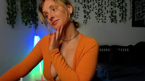 Snapshot of dayna_sunset chatting on October 16, 2025, 3:57 pm dayna_sunset online show from October 16, 2025, 3:57 pm