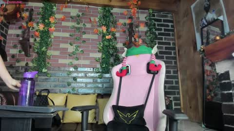 DAYRA ANGELS online show from December 12, 2024, 6:53 pm