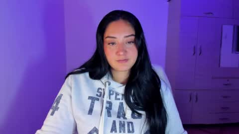Snapshot of daysi_glow chatting on May 9, 2026, 2:06 am online show from May 9, 2026, 2:06 am