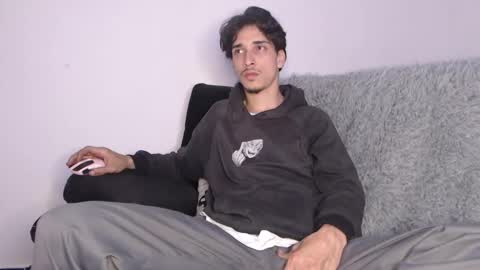 dazzayy online show from October 9, 2025, 1:25 am