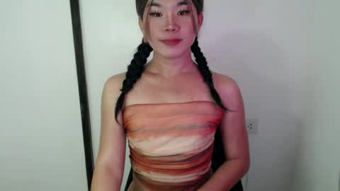 dazzzlingcarol online show from June 12, 2026, 4:33 am