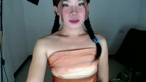 dazzzlingcarol online show from June 26, 2026, 9:57 am