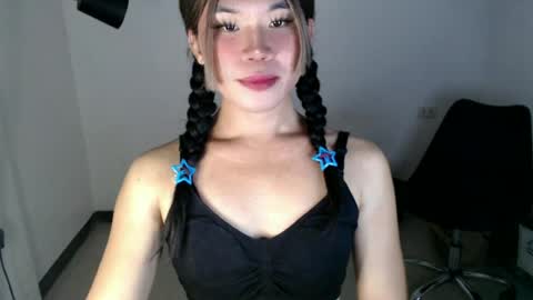 dazzzlingcarol online show from June 27, 2026, 12:22 pm