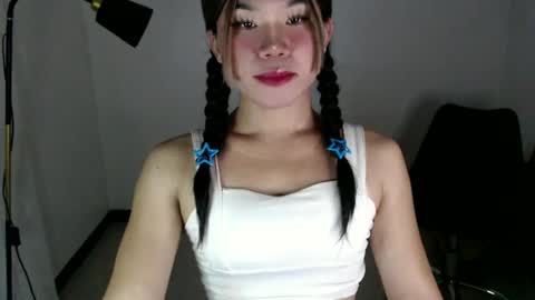 dazzzlingcarol online show from June 30, 2026, 10:27 am