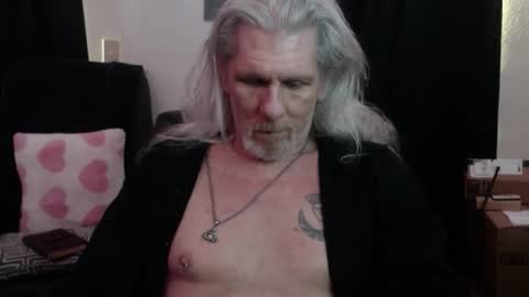 deaconoddeye online show from December 14, 2025, 8:02 pm