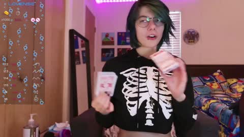 Rat online show from December 18, 2024, 4:17 pm