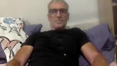 deanofflove221000 online show from November 16, 2025, 5:51 pm