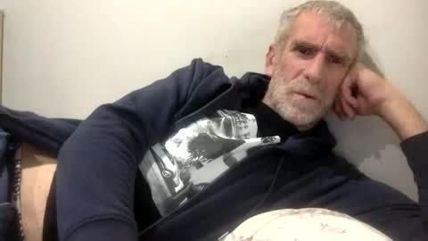 deanofflove221000 online show from April 22, 2026, 8:06 am