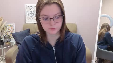 Jessica online show from October 18, 2025, 4:15 am