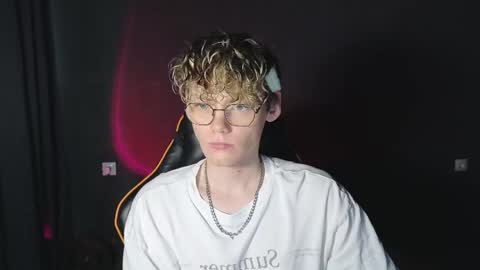 dear kirill online show from April 19, 2026, 2:27 pm