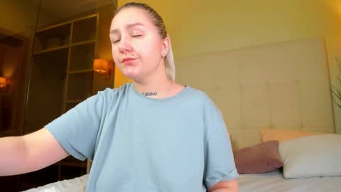 Debbie Mon Tue Fri Sun Sat GMT 3 1000am - 0400pm  online show from October 8, 2025, 5:21 pm