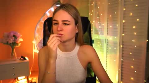 Debora online show from March 9, 2026, 4:16 am