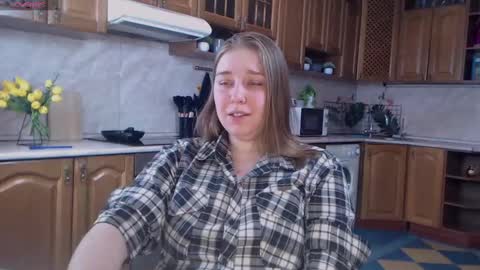 debramust online show from February 26, 2025, 7:49 pm