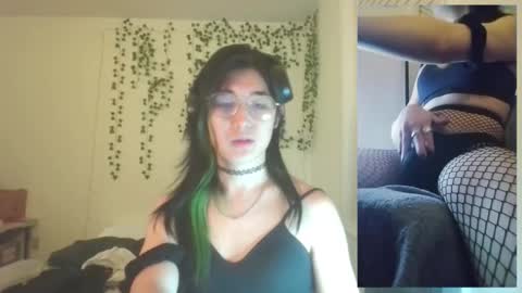 deciduousdoll online show from November 23, 2025, 6:35 am