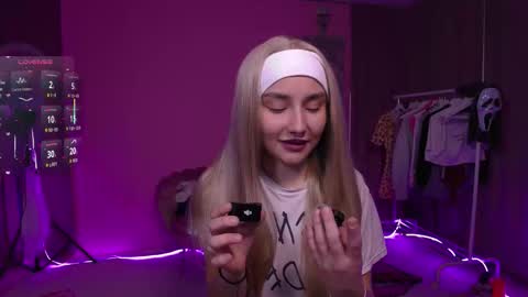 Snapshot of dee_liciouss chatting on November 25, 2025, 10:26 am Kayla online show from November 25, 2025, 10:26 am