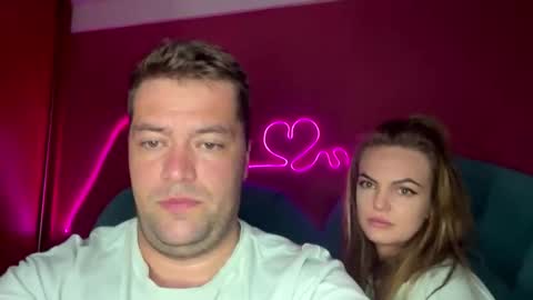 deeplookscouple online show from September 15, 2025, 3:12 pm