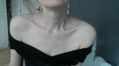 KamiDevi online show from September 13, 2025, 12:49 pm