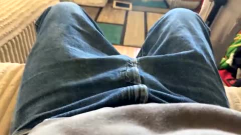 deezenutz64 online show from April 9, 2026, 5:18 pm