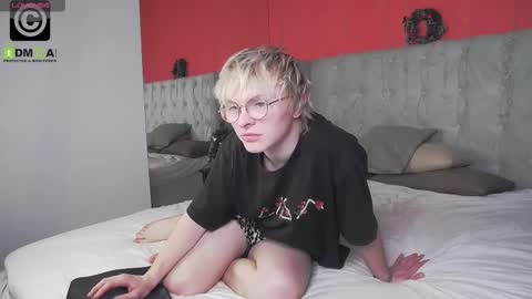 Snapshot of deficitt chatting on December 20, 2024, 9:28 pm deficitt online show from December 20, 2024, 9:28 pm