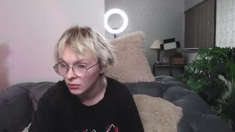 Snapshot of deficitt chatting on December 23, 2024, 8:36 pm deficitt online show from December 23, 2024, 8:36 pm