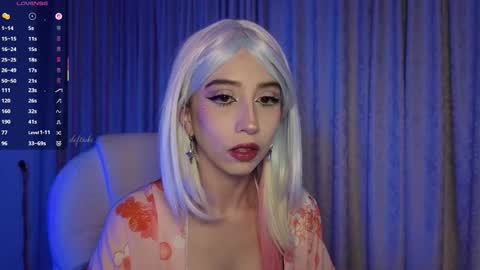 Stephanie.e  online show from September 9, 2025, 8:03 am