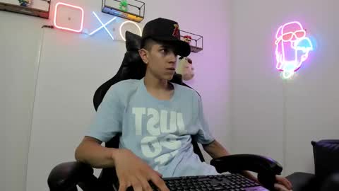 Snapshot of dei_v_48 chatting on December 14, 2024, 7:46 pm DEIVY online show from December 14, 2024, 7:46 pm