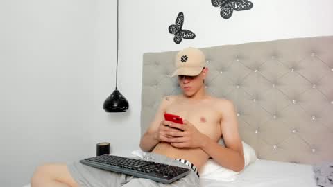 Snapshot of dei_v_48 chatting on February 6, 2025, 11:48 pm DEIVY online show from February 6, 2025, 11:48 pm