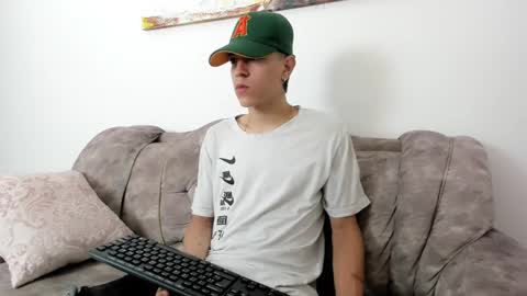 Snapshot of dei_v_48 chatting on February 26, 2025, 7:49 pm DEIVY online show from February 26, 2025, 7:49 pm