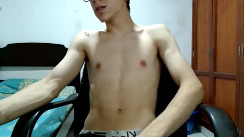 Snapshot of dei_v_48 chatting on October 20, 2025, 8:09 pm DEIVY online show from October 20, 2025, 8:09 pm