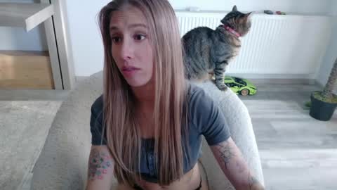 Snapshot of deidi_sweet chatting on May 11, 2026, 4:04 pm Di online show from May 11, 2026, 4:04 pm