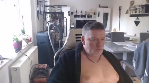 Snapshot of deinprinz2312 chatting on December 4, 2024, 9:40 am deinprinz2312 online show from December 4, 2024, 9:40 am